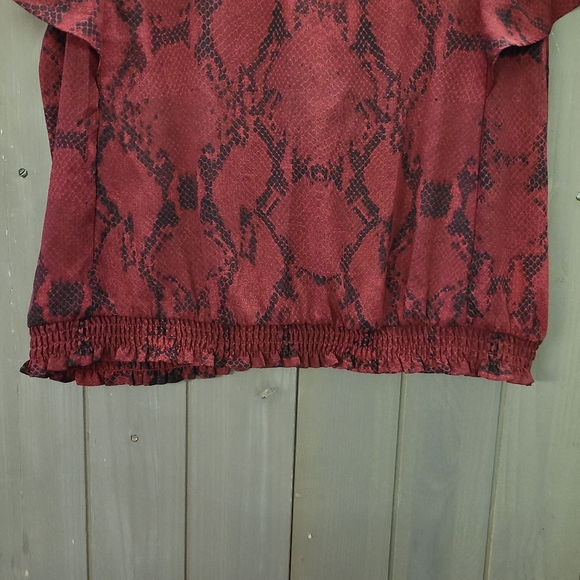 Banana Republic short flutter sleeve blouse Large maroon polyester elastic waist - Picture 5 of 9